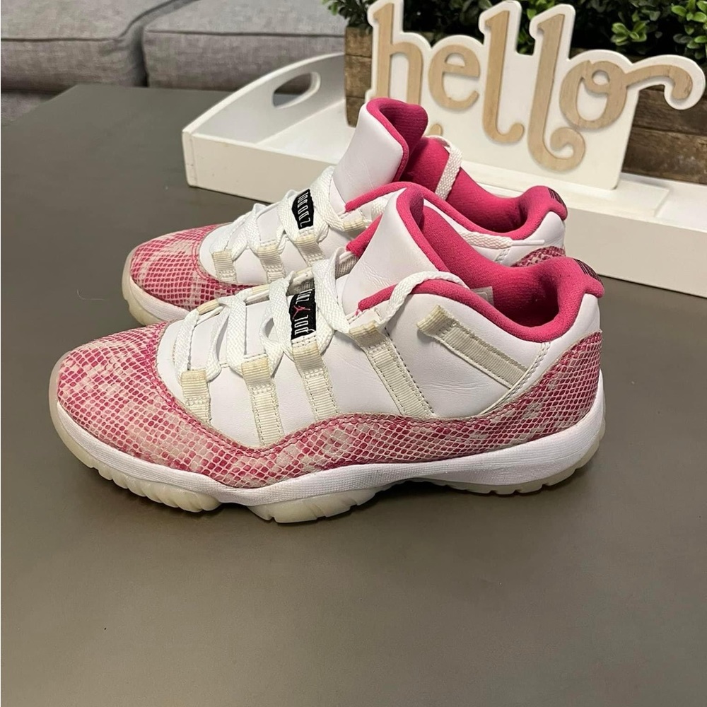 Jordan 11 low retro pink snakeskin